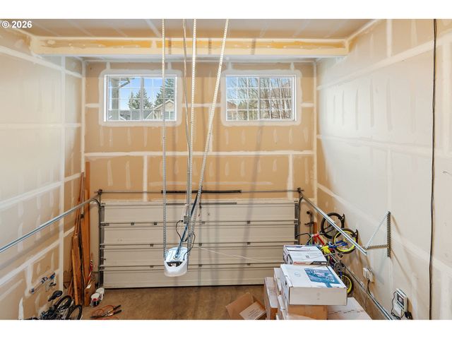 15460 Sw 145TH Ter, Portland, OR 97224