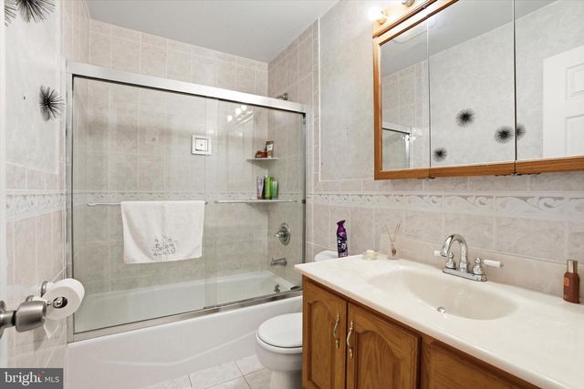 24 ROBERTSON RD, East Windsor, NJ 08520