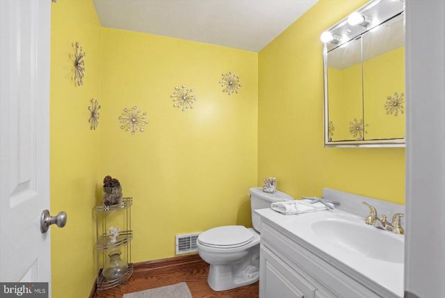 24 ROBERTSON RD, East Windsor, NJ 08520