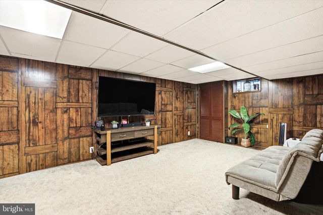 24 ROBERTSON RD, East Windsor, NJ 08520