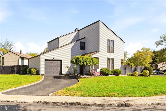 24 ROBERTSON RD, East Windsor, NJ 08520
