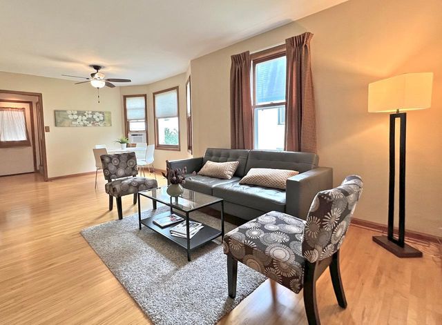 1020 Chatsworth Street N, Saint Paul, MN 55103