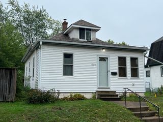 1020 Chatsworth Street N, Saint Paul, MN 55103