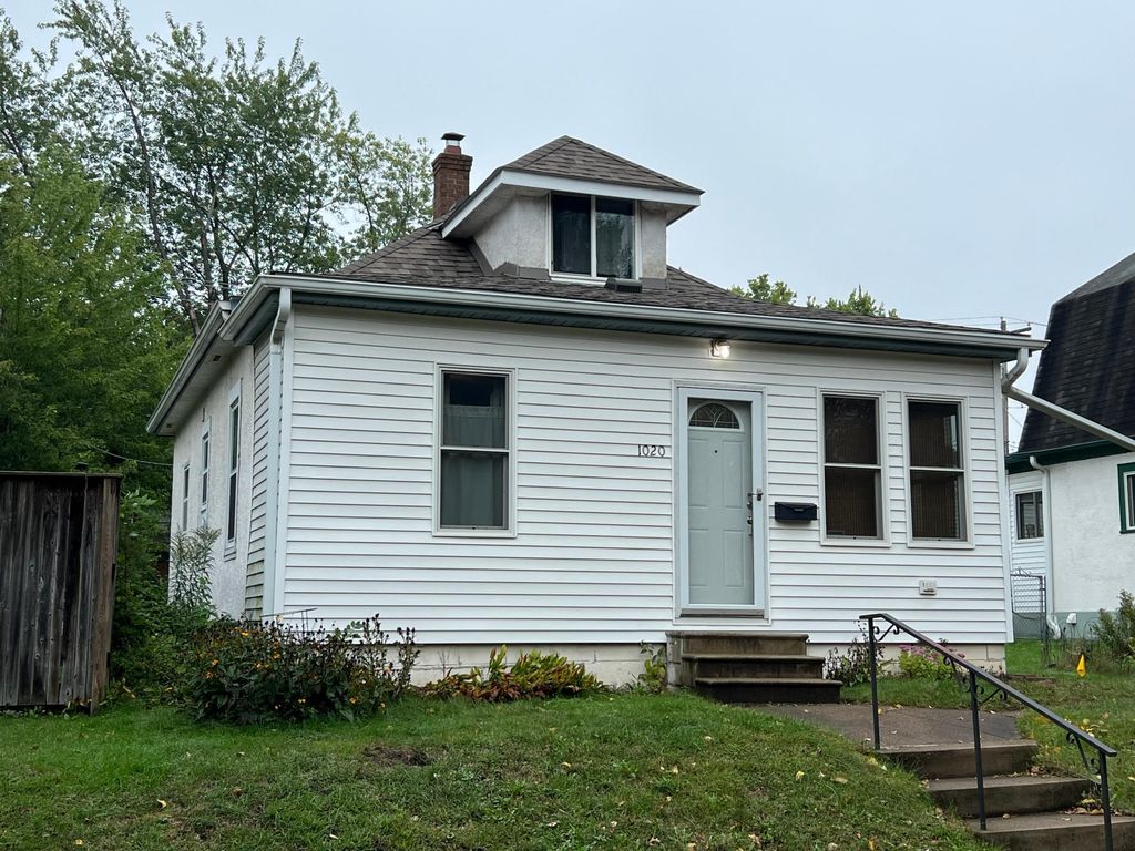 1020 Chatsworth Street N, Saint Paul, MN 55103