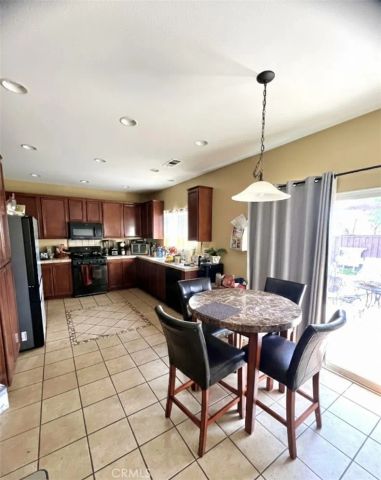 845 Brisbane, Hemet, CA 92545