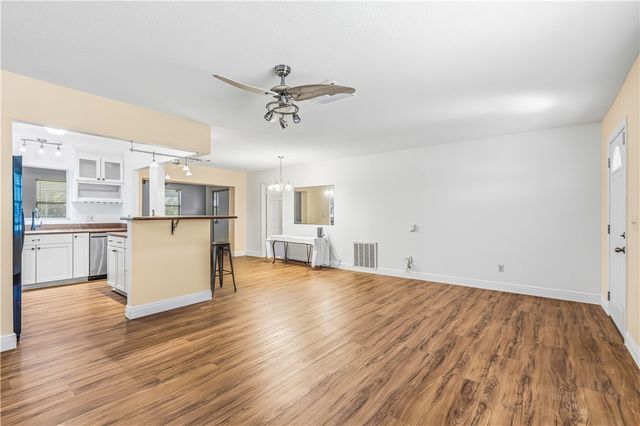 1202 SE Madison Avenue, Stuart, FL 34996