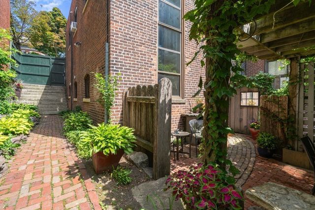 8 Dartmouth Street 5, Boston, MA 02116