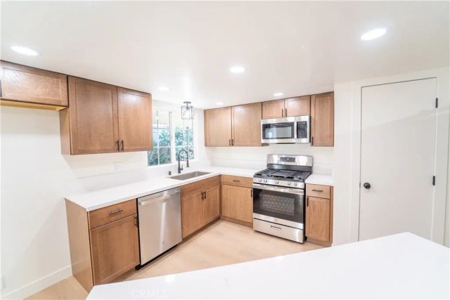 13560 Nassau Drive, Victorville, CA 92395
