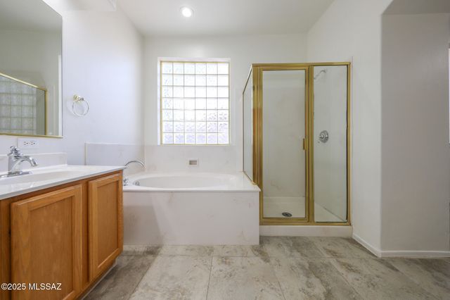 352 S Via De Los Rosales, Tucson, AZ 85711