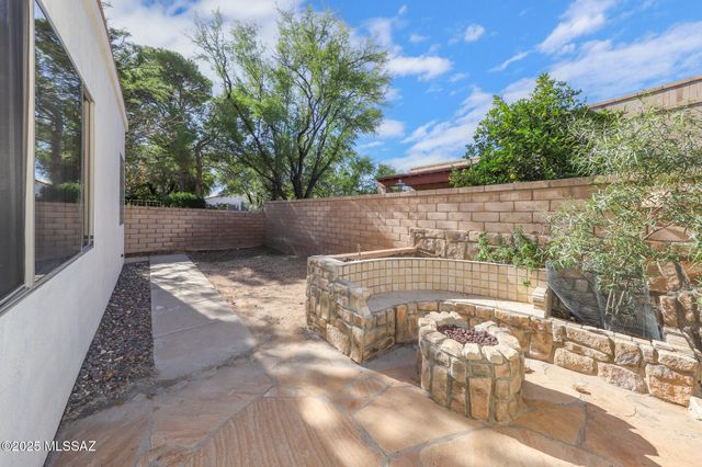 352 S Via De Los Rosales, Tucson, AZ 85711
