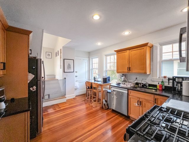 23 Kingsboro Park 2, Boston, MA 02130