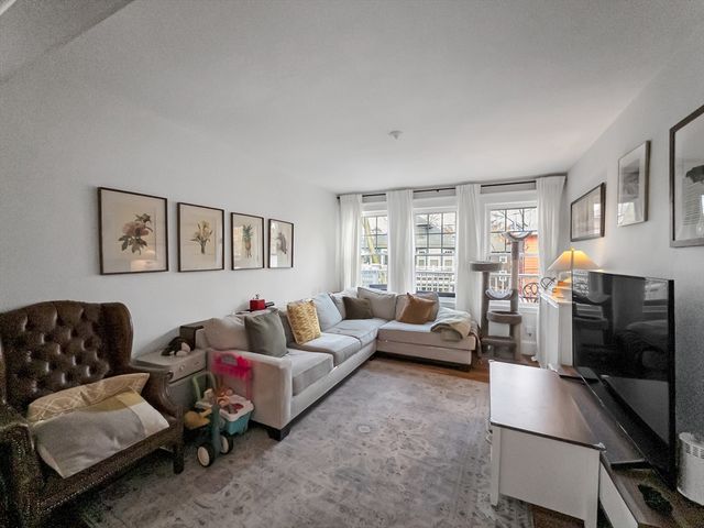 23 Kingsboro Park 2, Boston, MA 02130