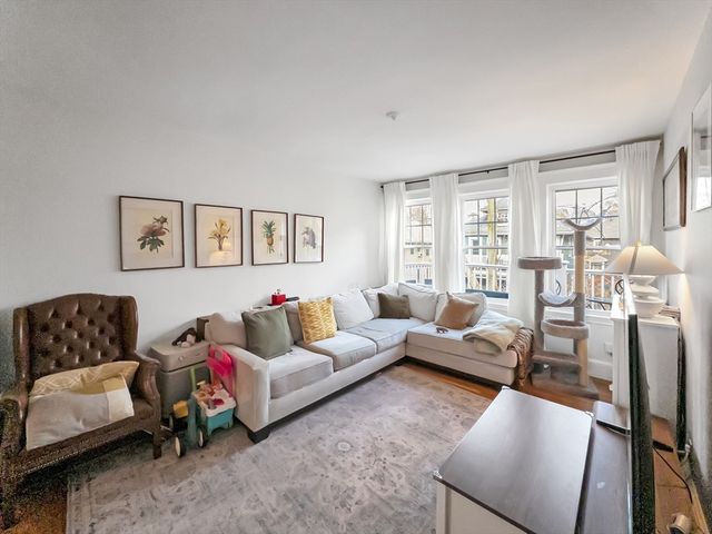 23 Kingsboro Park 2, Boston, MA 02130