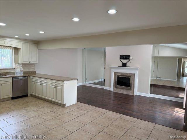 36446 Jeffrey Drive, Sterling Heights, MI 48310