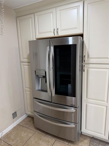 36446 Jeffrey Drive, Sterling Heights, MI 48310