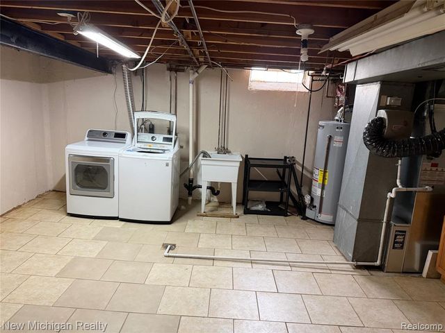 36446 Jeffrey Drive, Sterling Heights, MI 48310