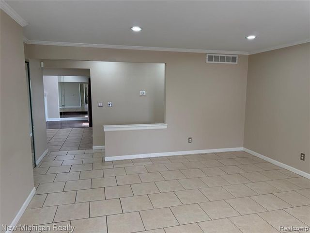 36446 Jeffrey Drive, Sterling Heights, MI 48310