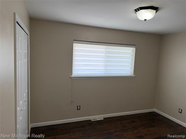 36446 Jeffrey Drive, Sterling Heights, MI 48310