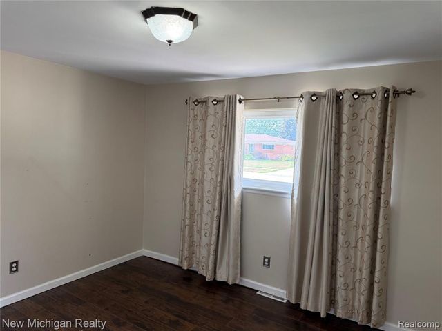 36446 Jeffrey Drive, Sterling Heights, MI 48310