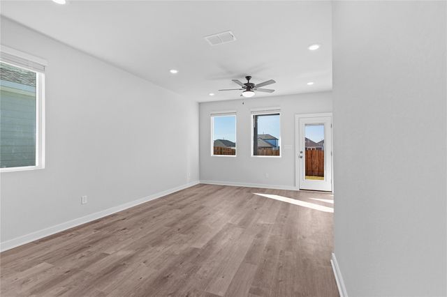 311 Sundown Ave, Del Valle, TX 78610