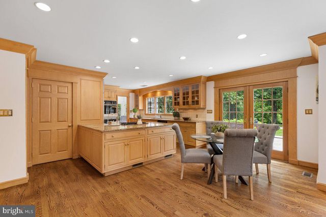 18 WINFIELD RD, Princeton, NJ 08540