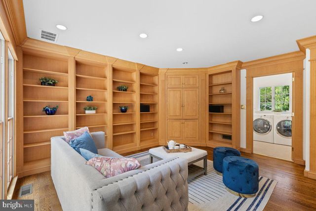 18 WINFIELD RD, Princeton, NJ 08540