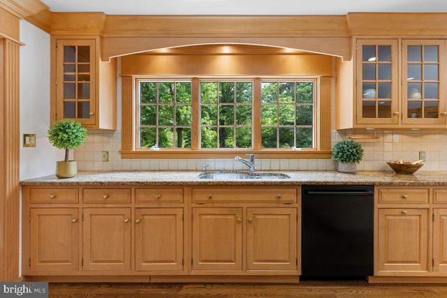 18 WINFIELD RD, Princeton, NJ 08540