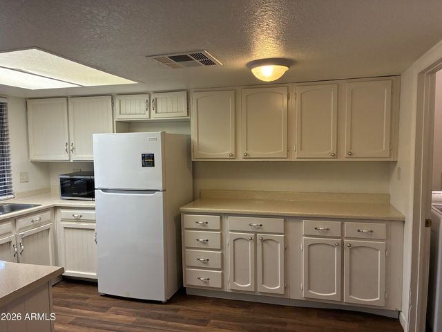 602 W WICKIEUP Lane, Phoenix, AZ 85027