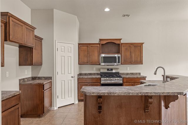 13339 S 21st Street, Bixby, OK 74008