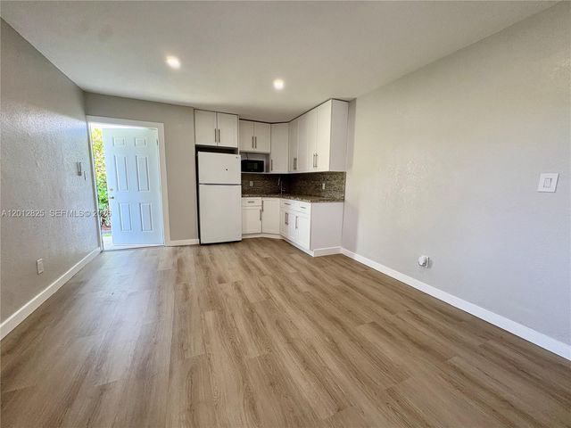 11960 SW 35th Ter 1, Miami, FL 33175