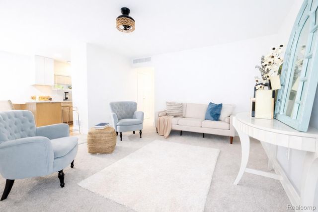 359 Edgewood Place, Ferndale, MI 48220