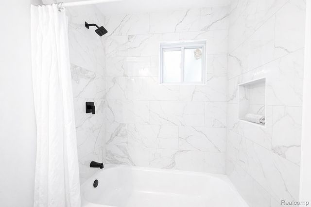 359 Edgewood Place, Ferndale, MI 48220