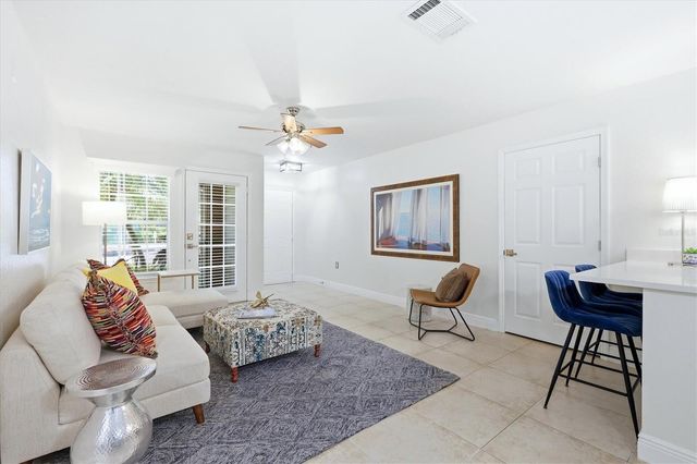 8911 MANOR LOOP 102, Lakewood Ranch, FL 34202