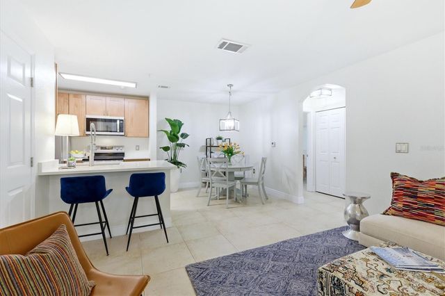 8911 MANOR LOOP 102, Lakewood Ranch, FL 34202