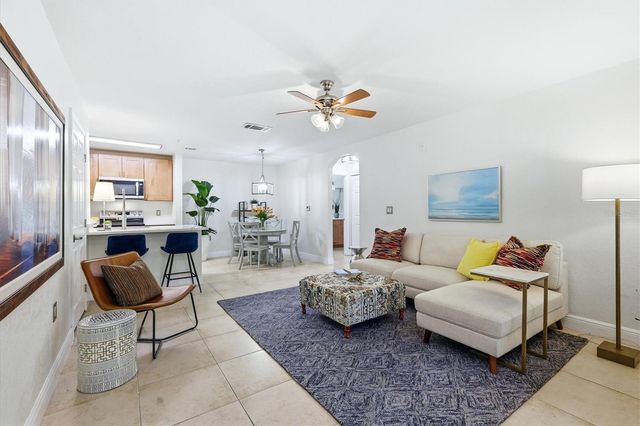 8911 MANOR LOOP 102, Lakewood Ranch, FL 34202