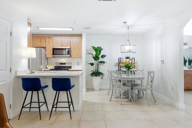 8911 MANOR LOOP 102, Lakewood Ranch, FL 34202