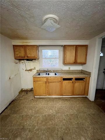 451 Fenton Mill RD, Williamsburg, VA 23188