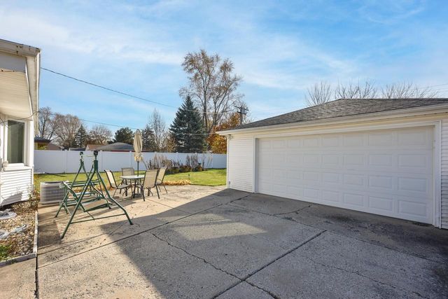 6181 W Villa LANE, Milwaukee, WI 53223