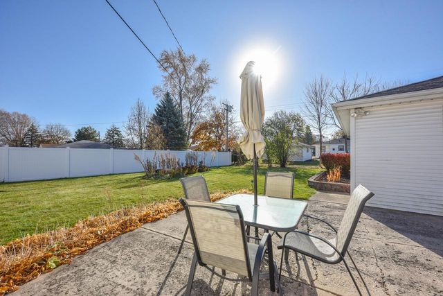 6181 W Villa LANE, Milwaukee, WI 53223