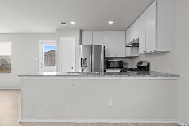 3226 CARDUCCI DR, Converse, TX 78109
