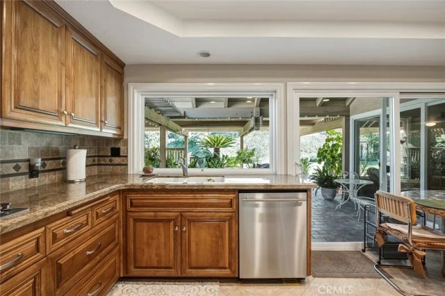 5872 Shaker, Riverside, CA 92506