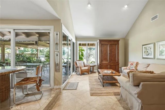 5872 Shaker, Riverside, CA 92506