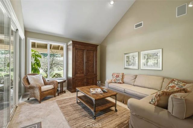 5872 Shaker, Riverside, CA 92506