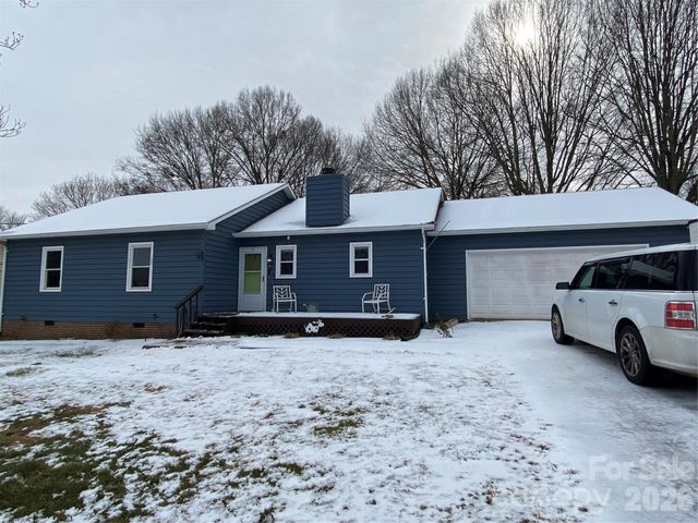 72 Pleasant Garden Drive, Taylorsville, NC 28681