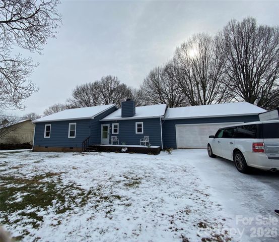 72 Pleasant Garden Drive, Taylorsville, NC 28681