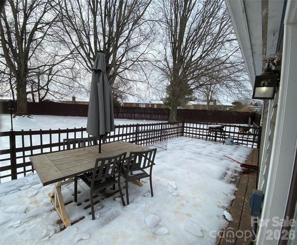 72 Pleasant Garden Drive, Taylorsville, NC 28681