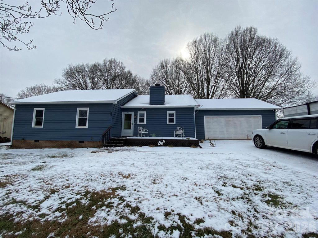 72 Pleasant Garden Drive, Taylorsville, NC 28681