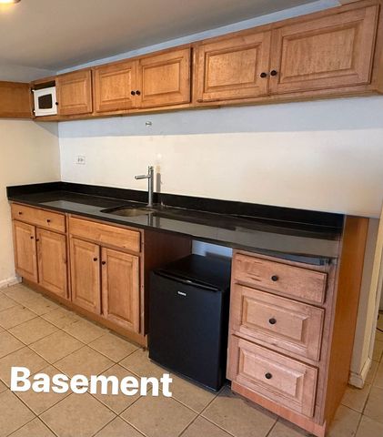 944 W 32nd Street, Chicago, IL 60608