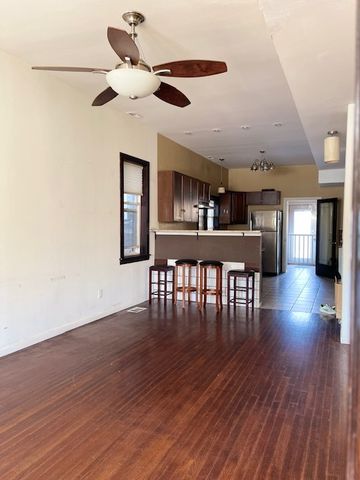 944 W 32nd Street, Chicago, IL 60608