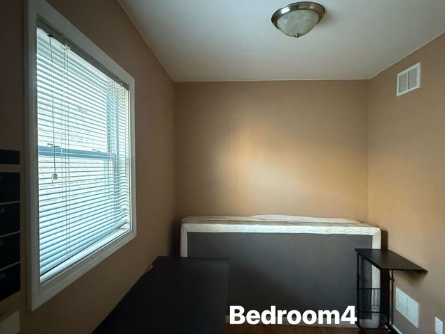 944 W 32nd Street, Chicago, IL 60608